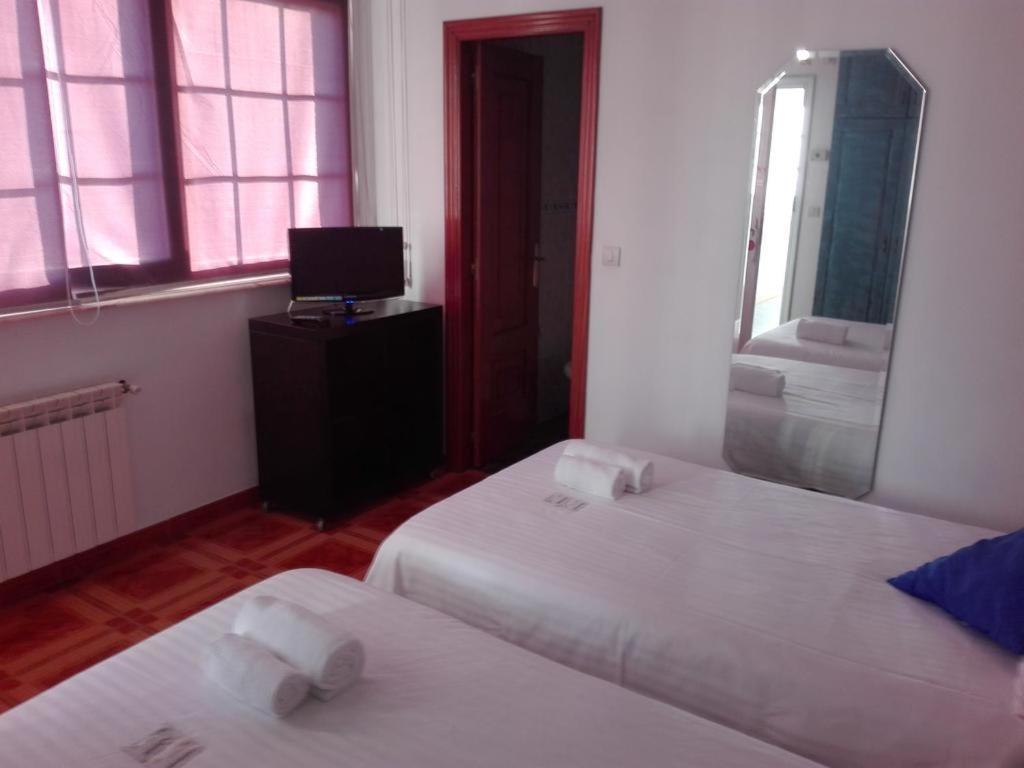 Hotel Corcubion Playa De Quenxe Rum bild